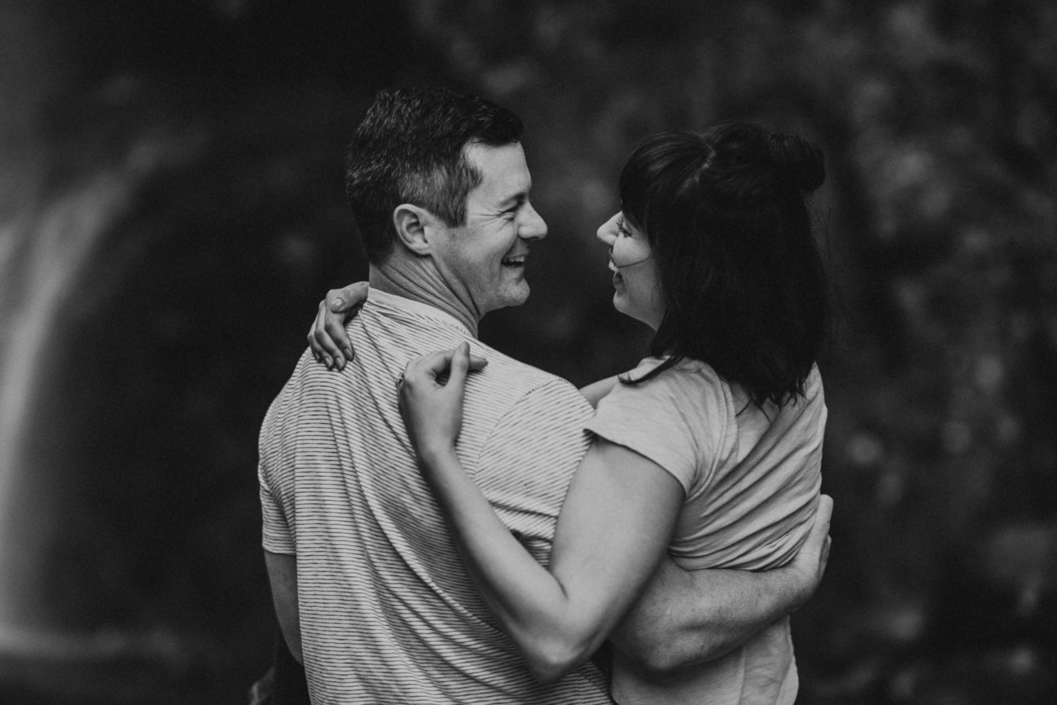 Franklin Falls Engagement Session in Snoqualmie Pass - Adventurous ...