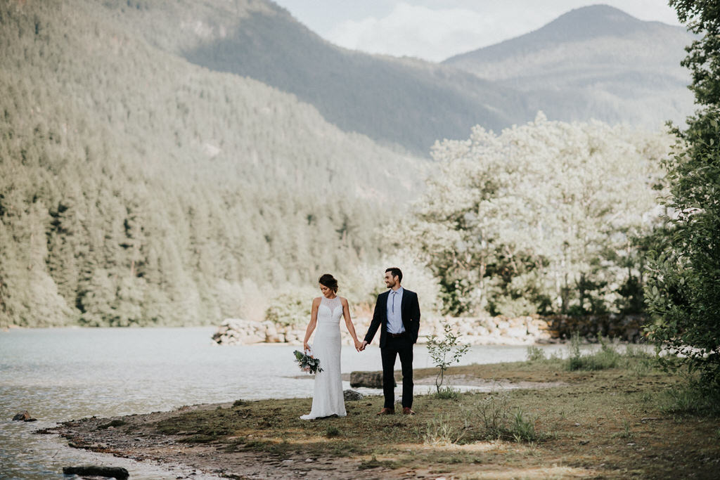 bride and groom together at diablo lake